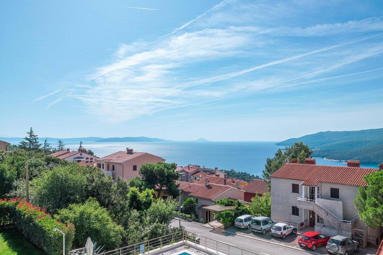 E&T Apartments With A Beautiful Pool Rabac Buitenkant foto