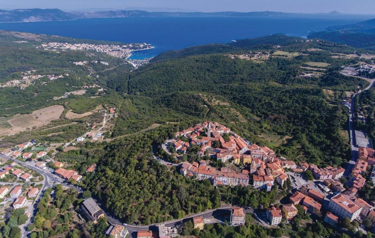 E&T Apartments With A Beautiful Pool Rabac Buitenkant foto