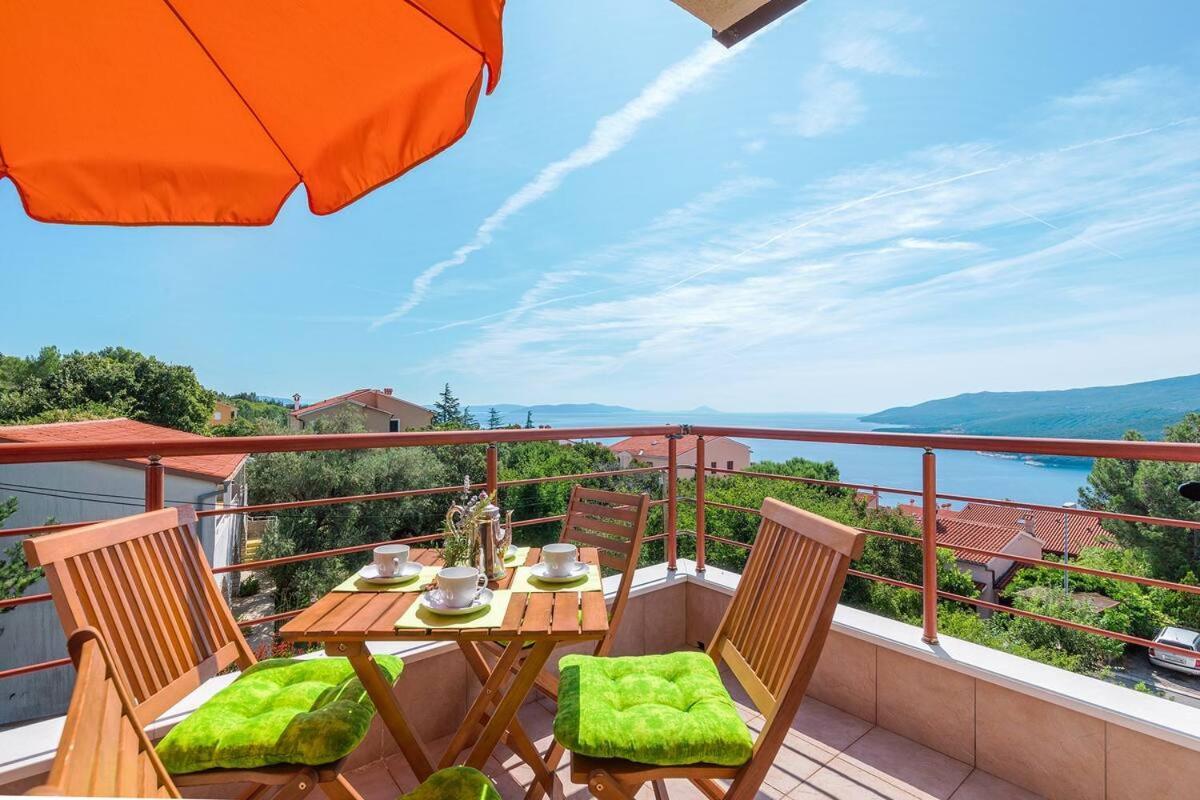 E&T Apartments With A Beautiful Pool Rabac Buitenkant foto