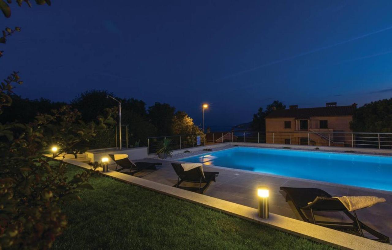 E&T Apartments With A Beautiful Pool Rabac Buitenkant foto