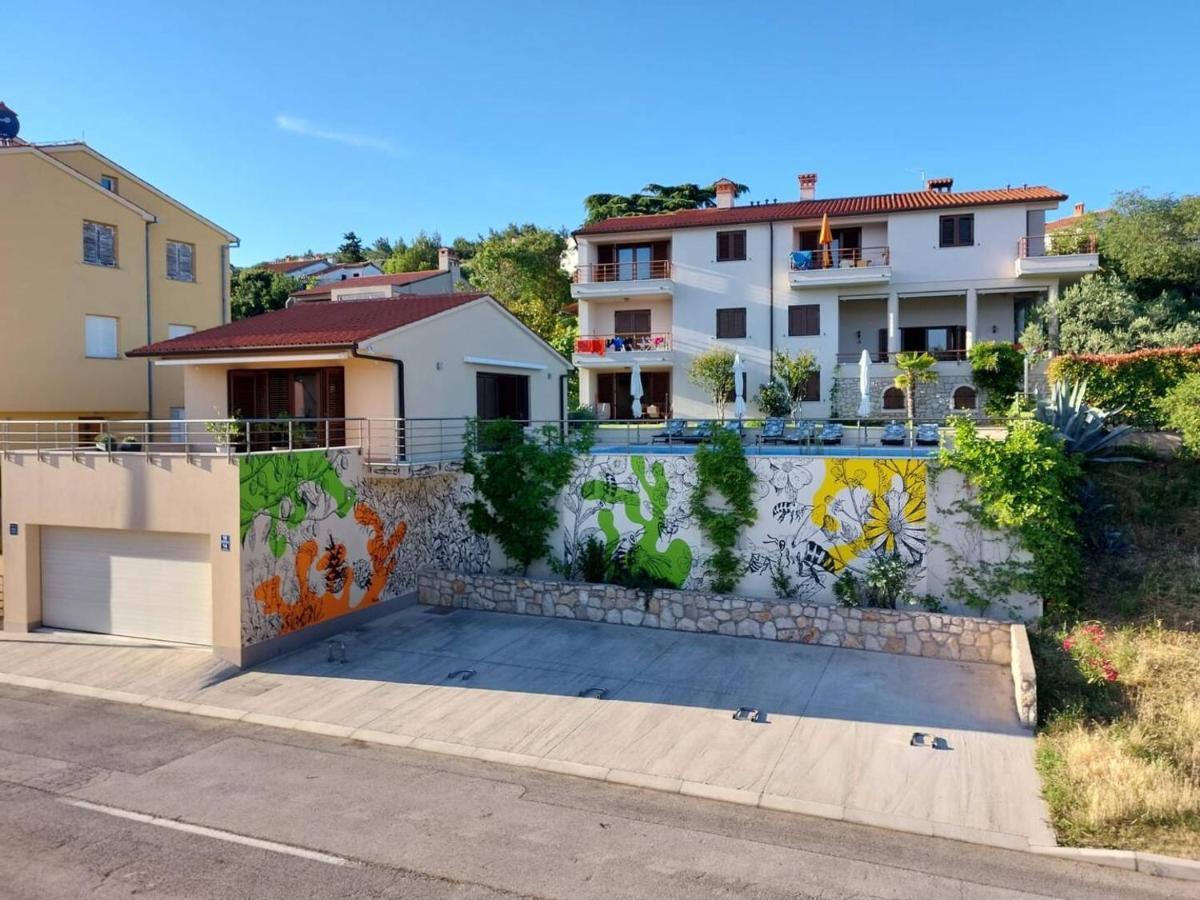 E&T Apartments With A Beautiful Pool Rabac Buitenkant foto