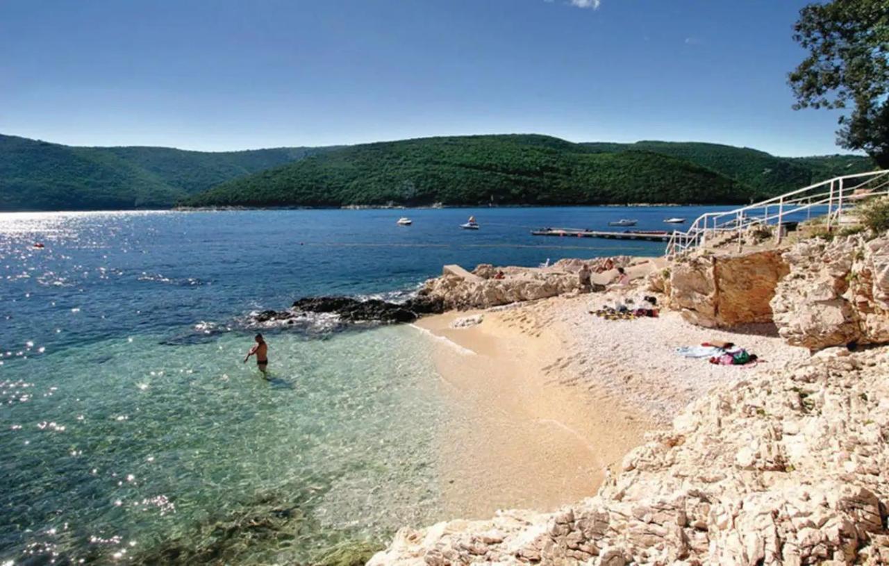 E&T Apartments With A Beautiful Pool Rabac Buitenkant foto