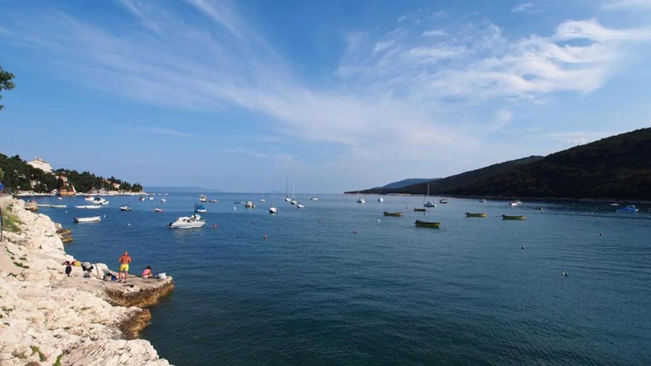 E&T Apartments With A Beautiful Pool Rabac Buitenkant foto