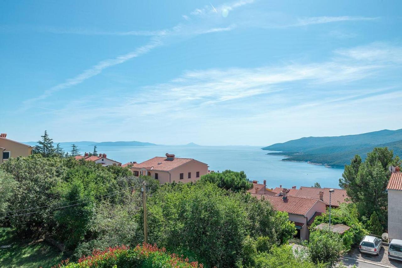 E&T Apartments With A Beautiful Pool Rabac Buitenkant foto