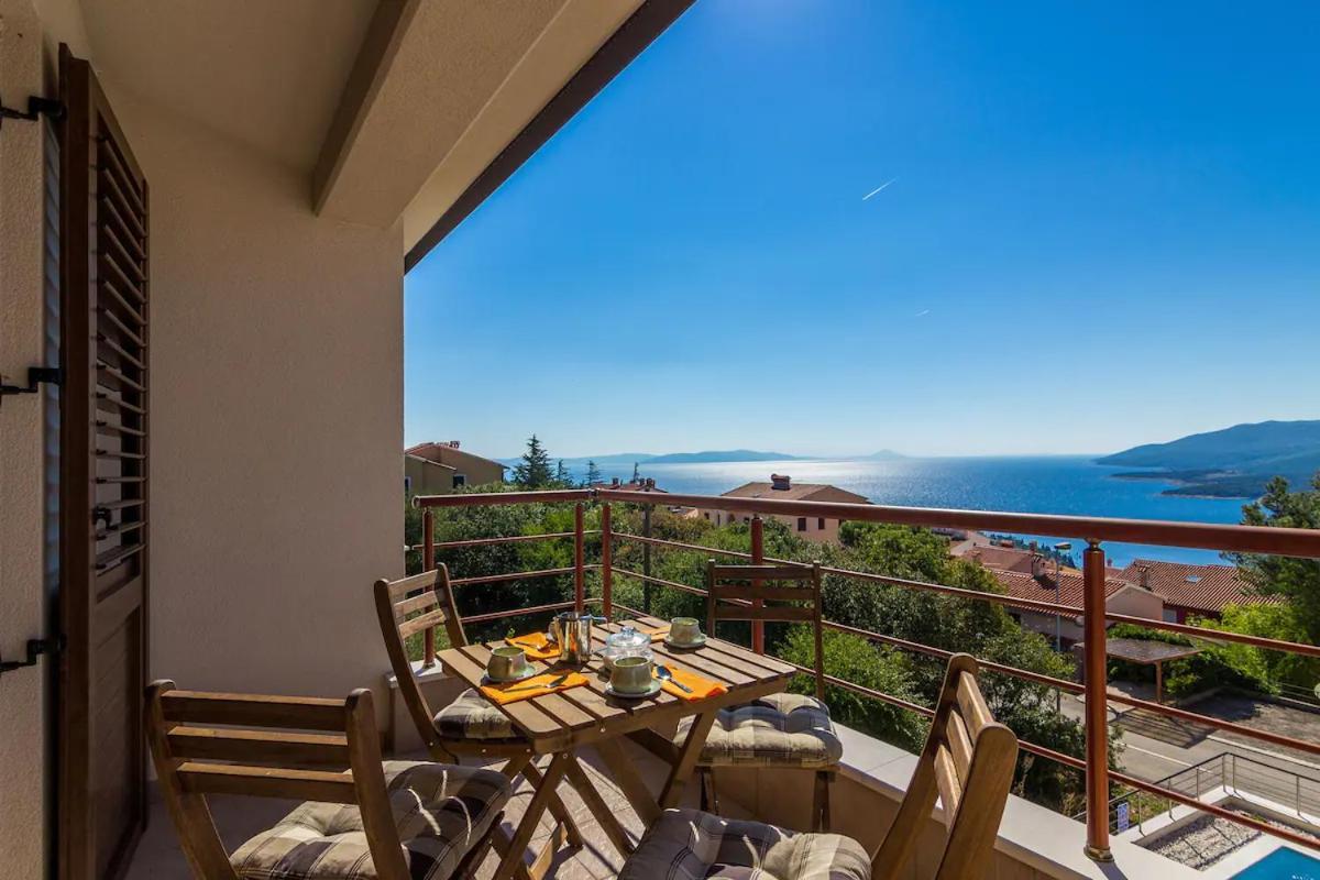E&T Apartments With A Beautiful Pool Rabac Buitenkant foto