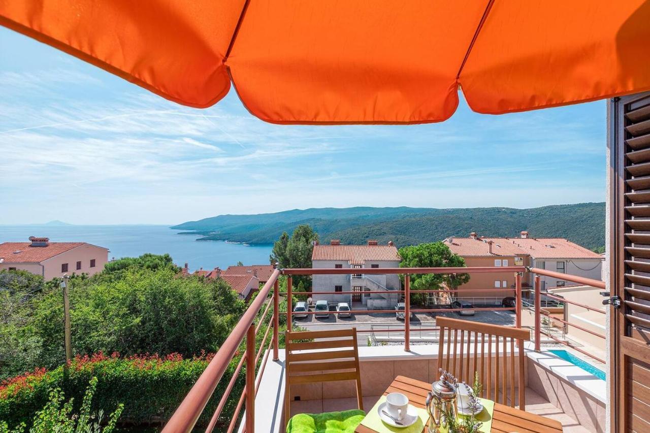 E&T Apartments With A Beautiful Pool Rabac Buitenkant foto