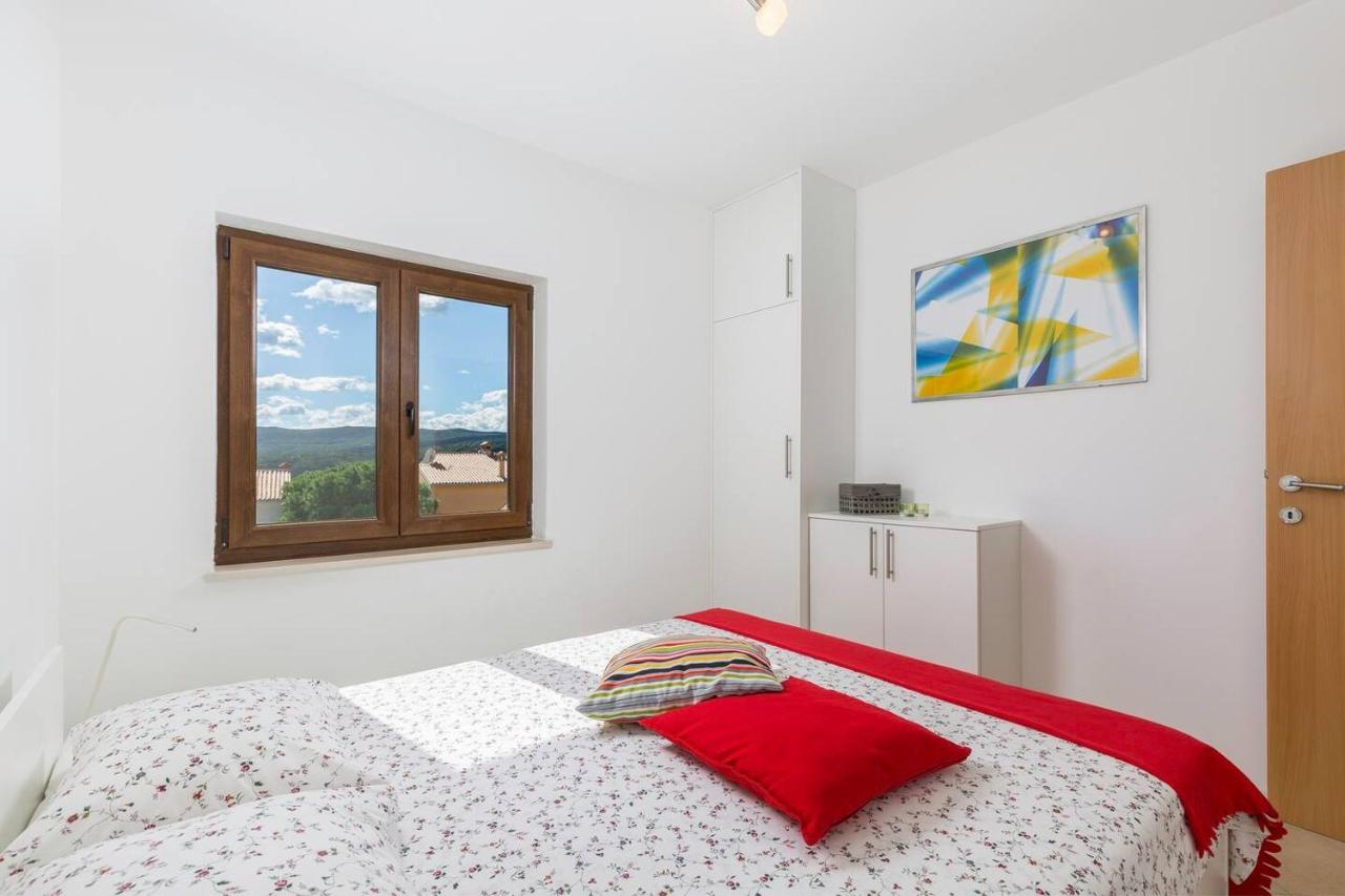 E&T Apartments With A Beautiful Pool Rabac Buitenkant foto