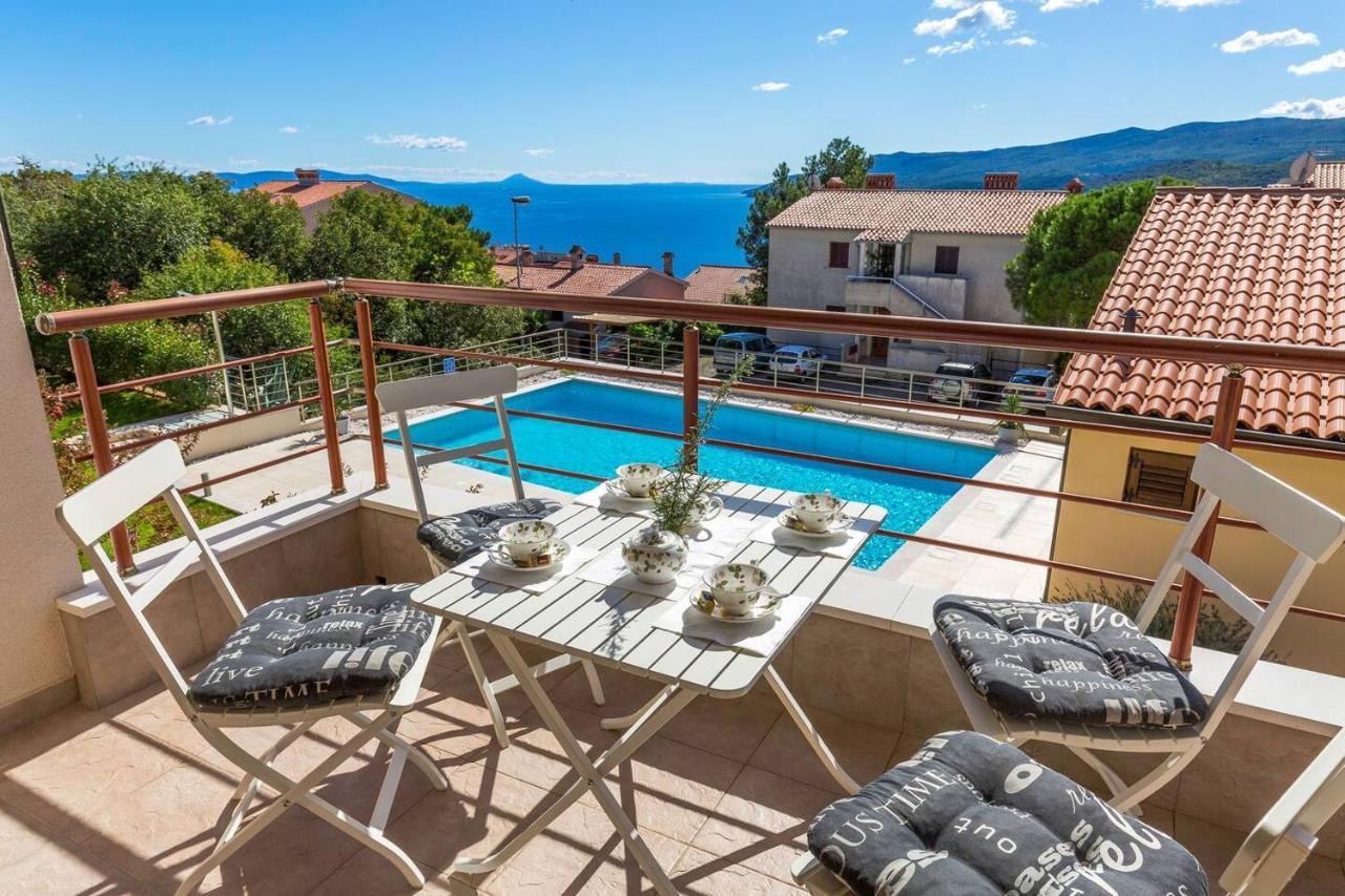 E&T Apartments With A Beautiful Pool Rabac Buitenkant foto